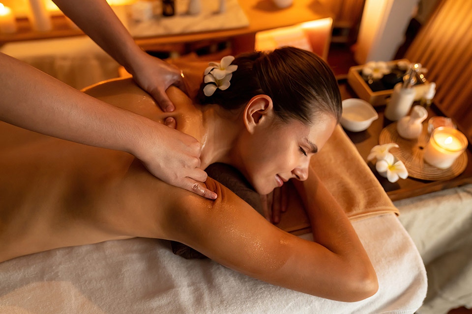 therapeutic vs deep tissue massage which is right for you